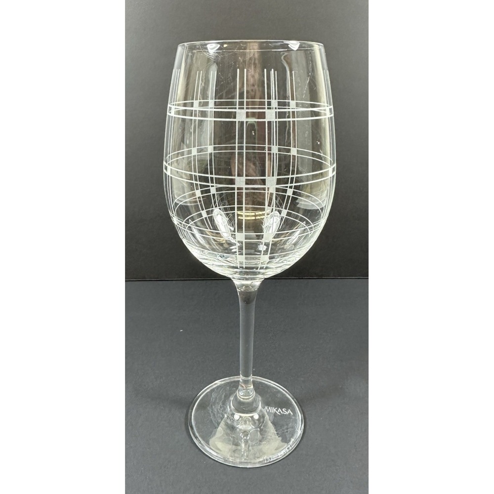 Mikasa‎ Expressions Geometric Square Wine Glass Crystal Plaid 8 3/4"